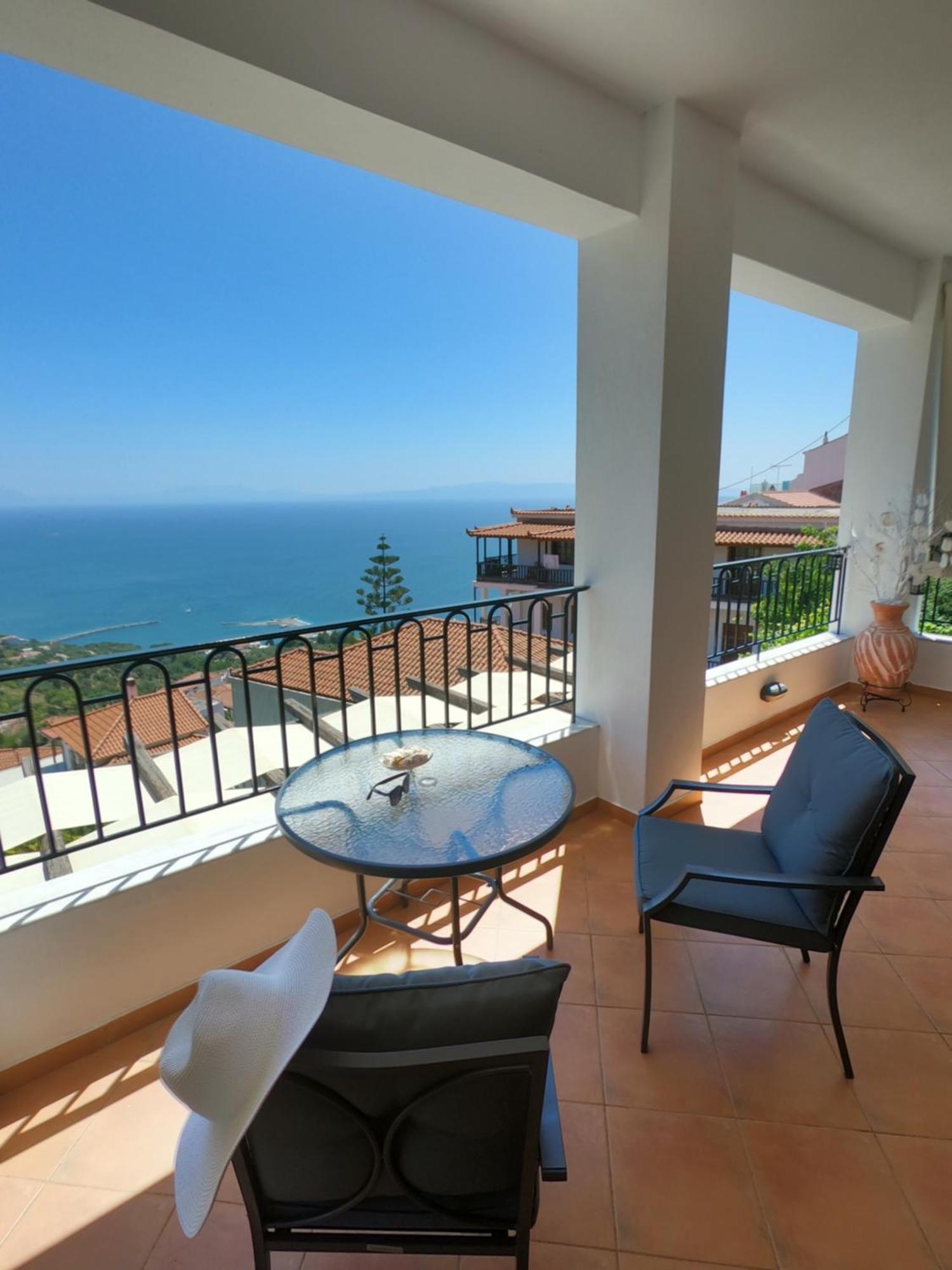 Horizon Studios With Sea View - Free Parking Глосса Экстерьер фото