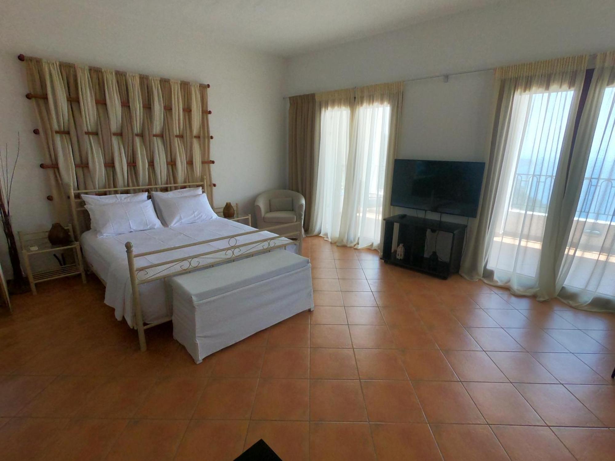 Horizon Studios With Sea View - Free Parking Глосса Экстерьер фото